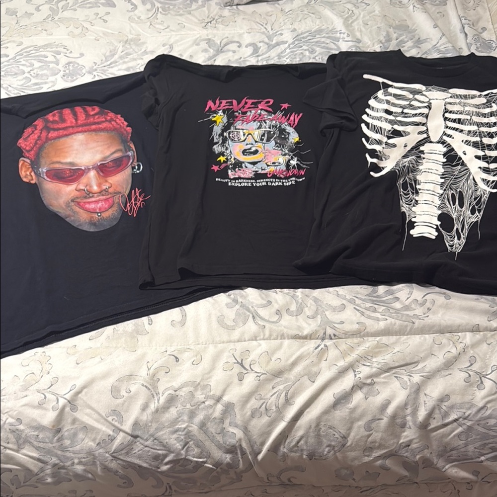 Black Graphic Short Sleeve Tees LOT OF 3!